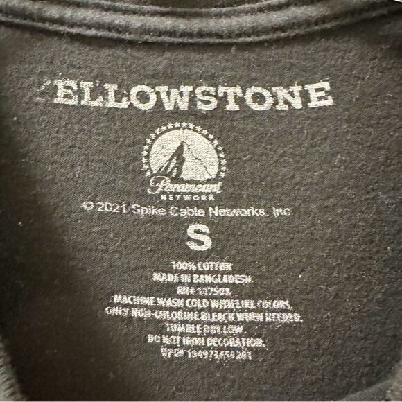 Yellowstone Graphic Short Sleeve T Shirt - Size Small - Picture 4 of 4